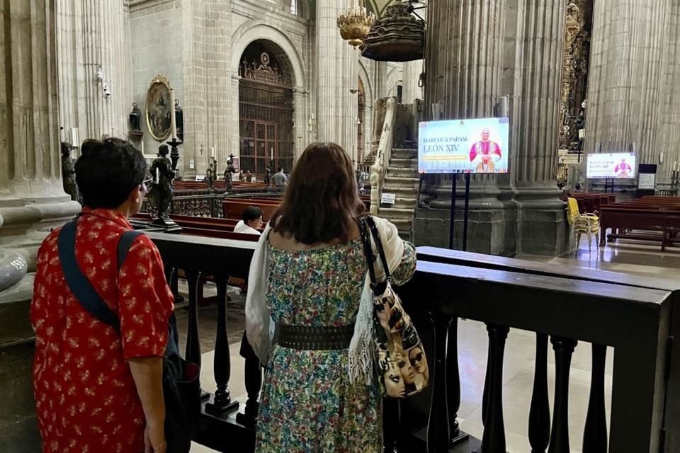A las 10:15 el Campanero Mayor, Ernesto Pérez, hizo repicar la Campana Mayor.