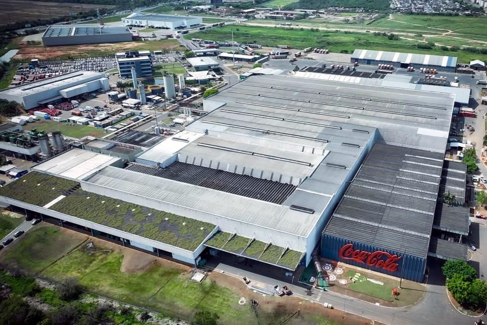 Planta de Coca-Cola Femsa en Porto Alegre, Brasil.