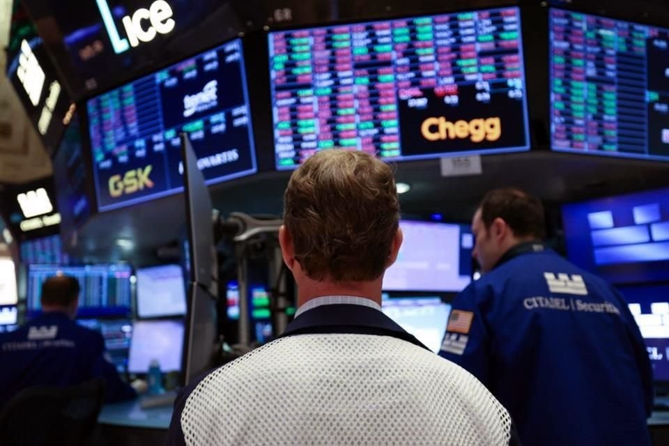 En la semana, el S&P 500 cedió 0.5 por ciento, el Dow Jones bajó 0.2 por ciento y el Nasdaq perdió 0.3 por ciento.