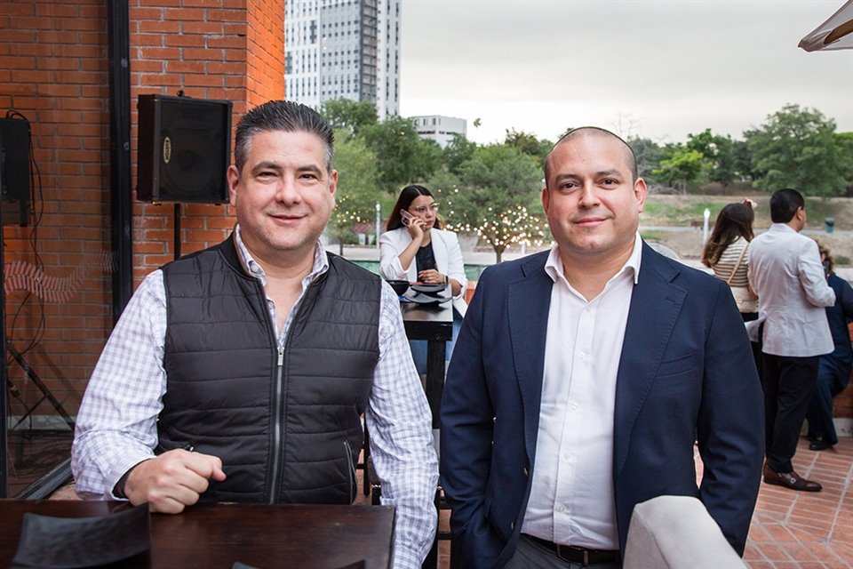 Eduardo Gómez y Roy García.
