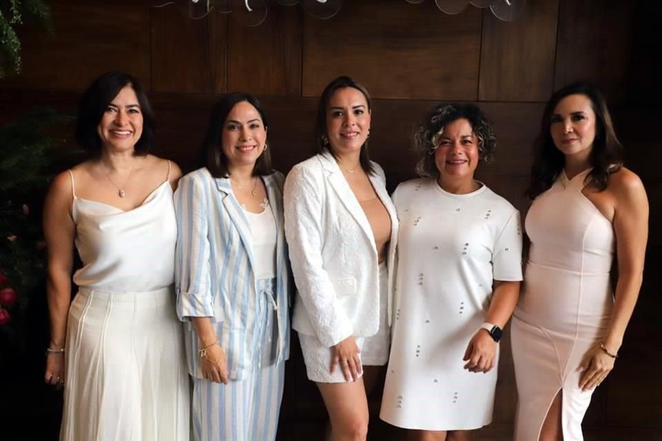 Claudia Acosta, Marcia Muñoz, Ericka Ávalos, Vange Cabrera y Zulema Treviño