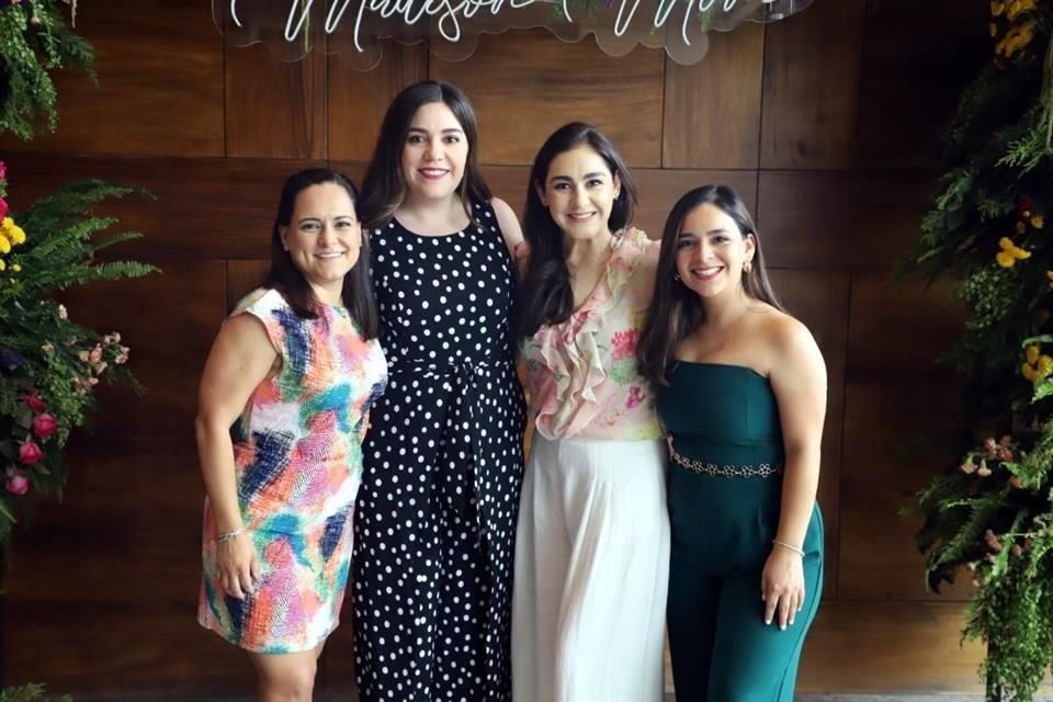 Diana Salazar, Diana Valenzuela, Alicia Chávez y Adriana Requena