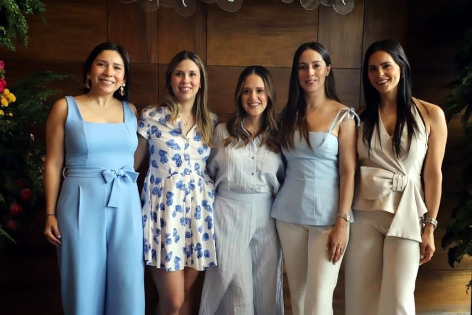 Cindy Rivas, Rosa Turrubiates, Karla González, Katia Estrada y Ana Lidia Treviño