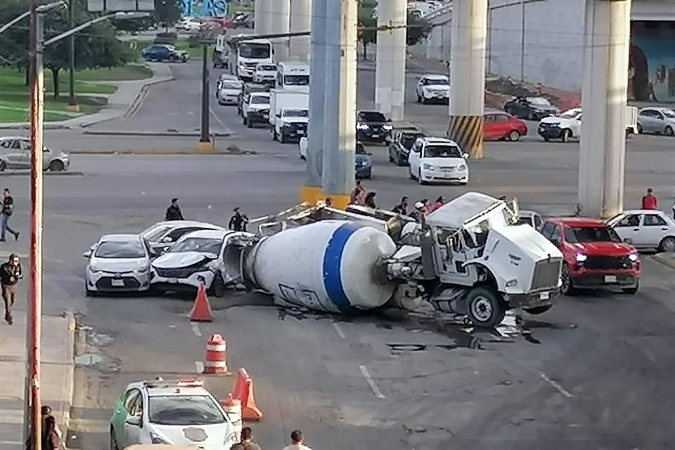 El accidente fue reportado a las 18:23 horas, en la Carretera a Colombia y la Avenida Sendero, a la altura de la Colonia Desarrollo Urbano El Canadá.