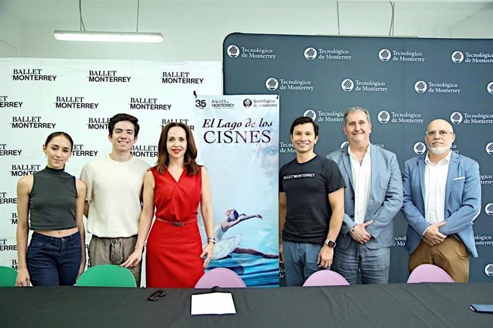 Laura Barbosa (de izq. a der.) Axel Jaramillo, Gabriela Elizondo de García Iza, Yosvani Ramos, Juan Antonio Vila y Roberto Hernández.