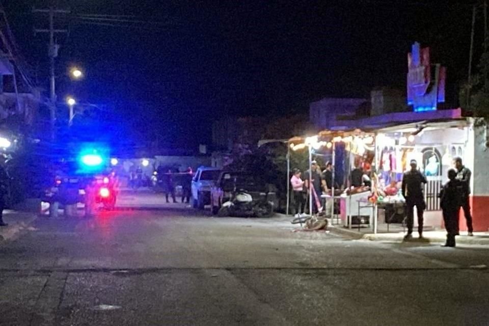 El ataque fue reportado a las 23:00 horas del viernes en una tienda ubicada en Mezquite y Anacua, en la Colonia Arboledas de San Roque.