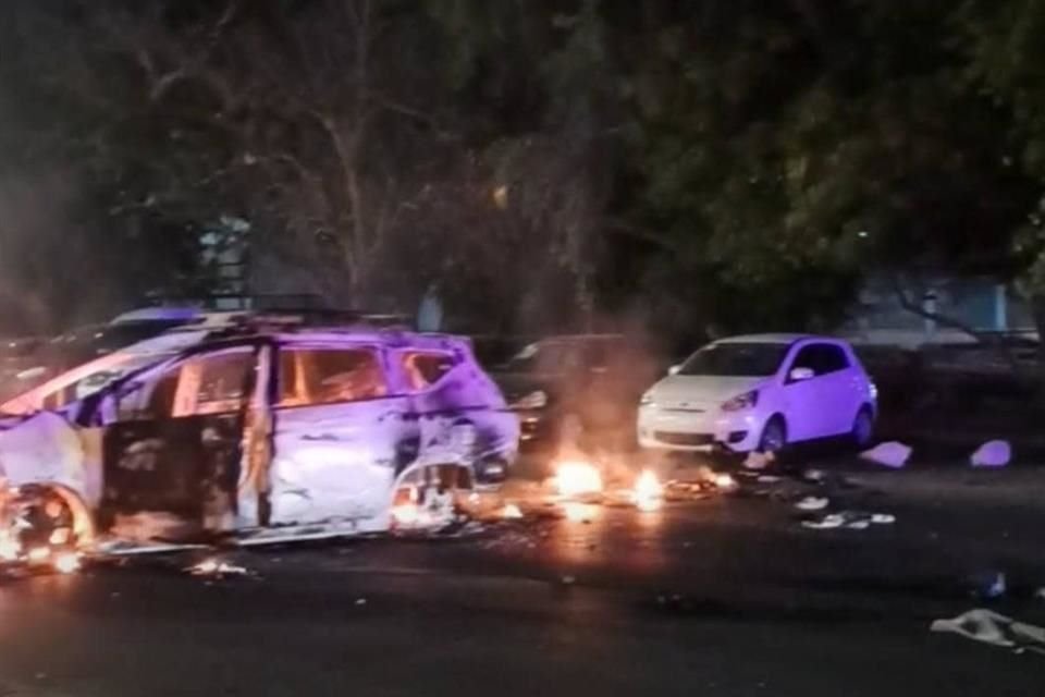 Aunque se reportaron además enfrentamientos y balaceras, se indicó -de manera preliminar- que las refriegas fueron protagonizadas por dos facciones del Cártel de Sinaloa.