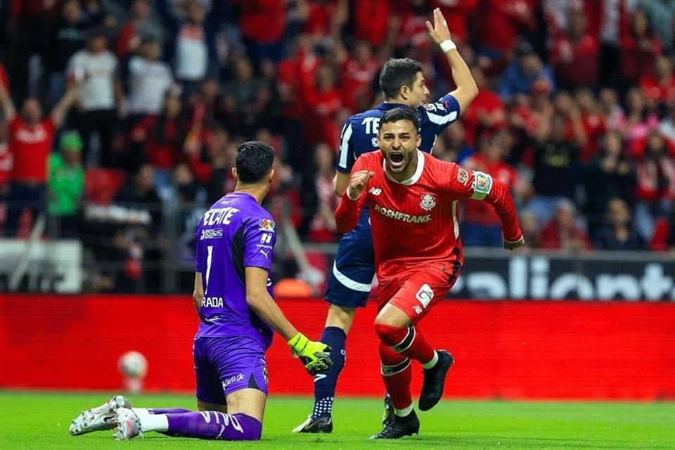 Toluca never looked weakened despite playing with a man down from the 21st minute.