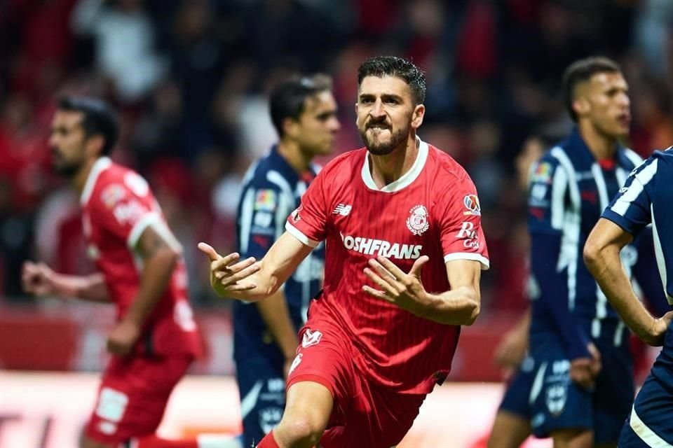 Paulinho sentenció la eliminación rayada con remate de cabeza.