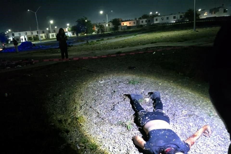 El cadáver que presentaba golpes y una fractura en la mano izquierda, fue localizado en un parque de la Colonia El Jaral, en El Carmen.