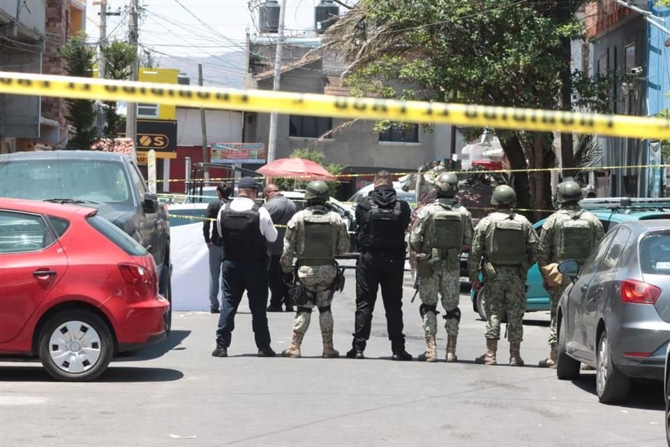 Elementos del ejército acordonaron la zona.