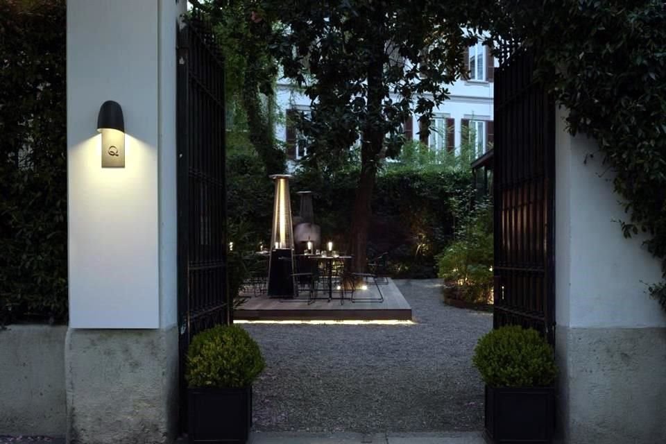 El 'Jardín Secreto' dejó ver una buena luminotecnia en el verdoso exterior.