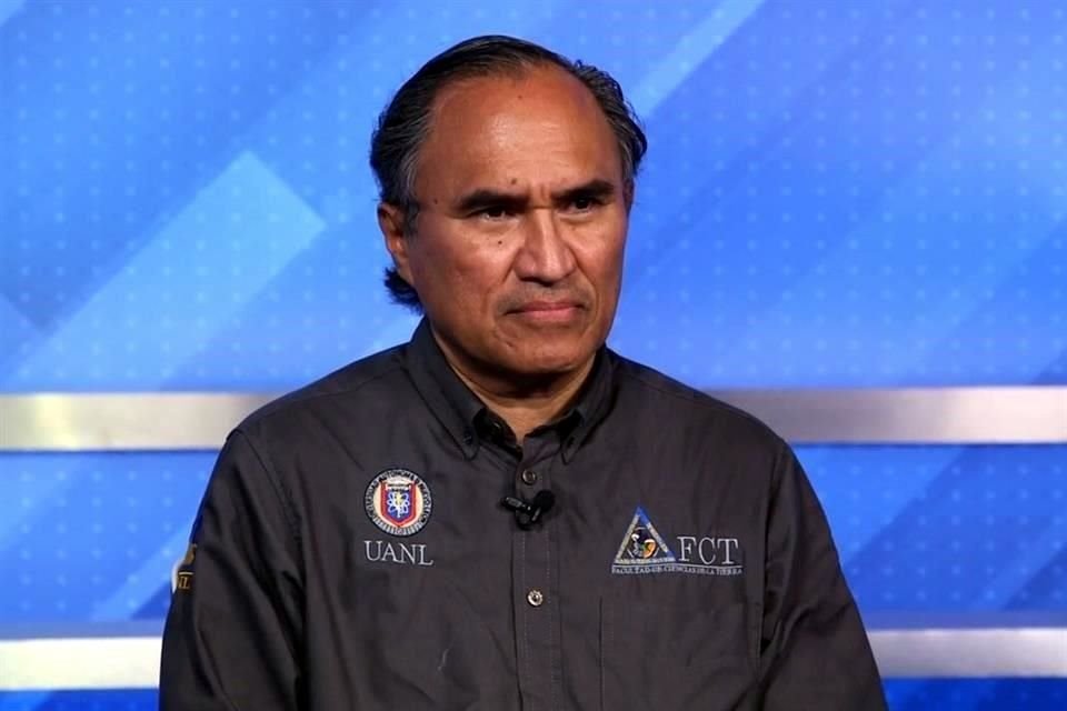 Juan Carlos Montalvo, sismólogo e investigador de la Facultad de Ciencias de la Tierra de la UANL.