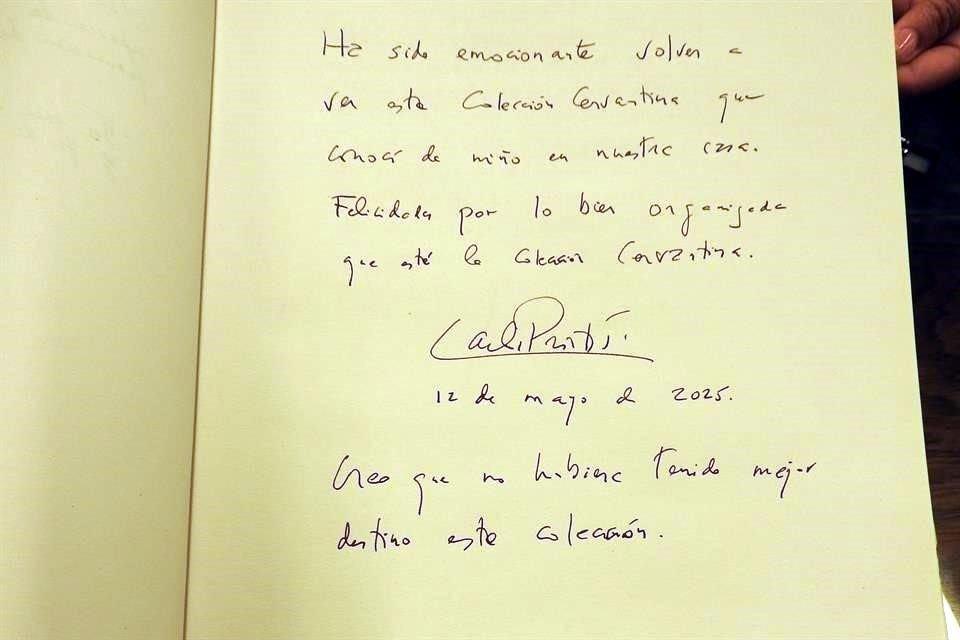 Prieto firmó el libro de visitas.
