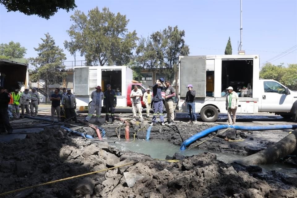 Se requirió la sustitución de 4.40 metros de tubo por el que pasan unos 150 litros por segundo de agua.