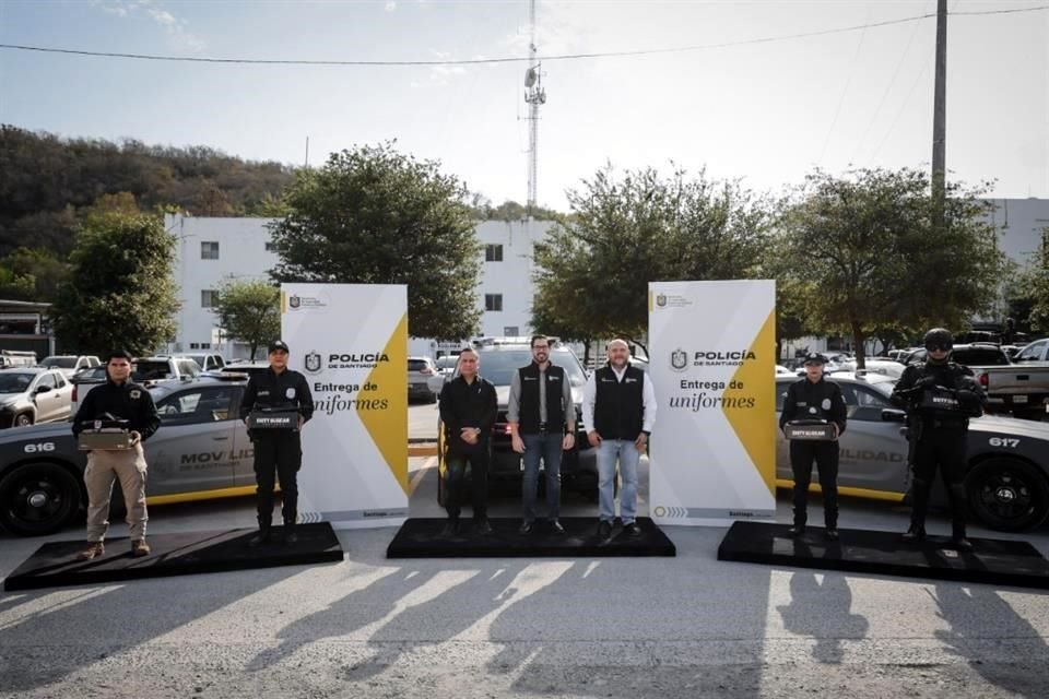 Los uniformes serán utilizados por elementos de Seguridad de Santiago a partir del sábado 17 de mayo.