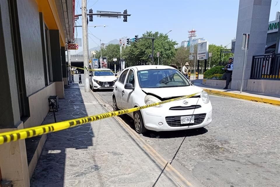 Por medio de las cámaras de seguridad del C4, las autoridades municipales detectaron el Nissan March.