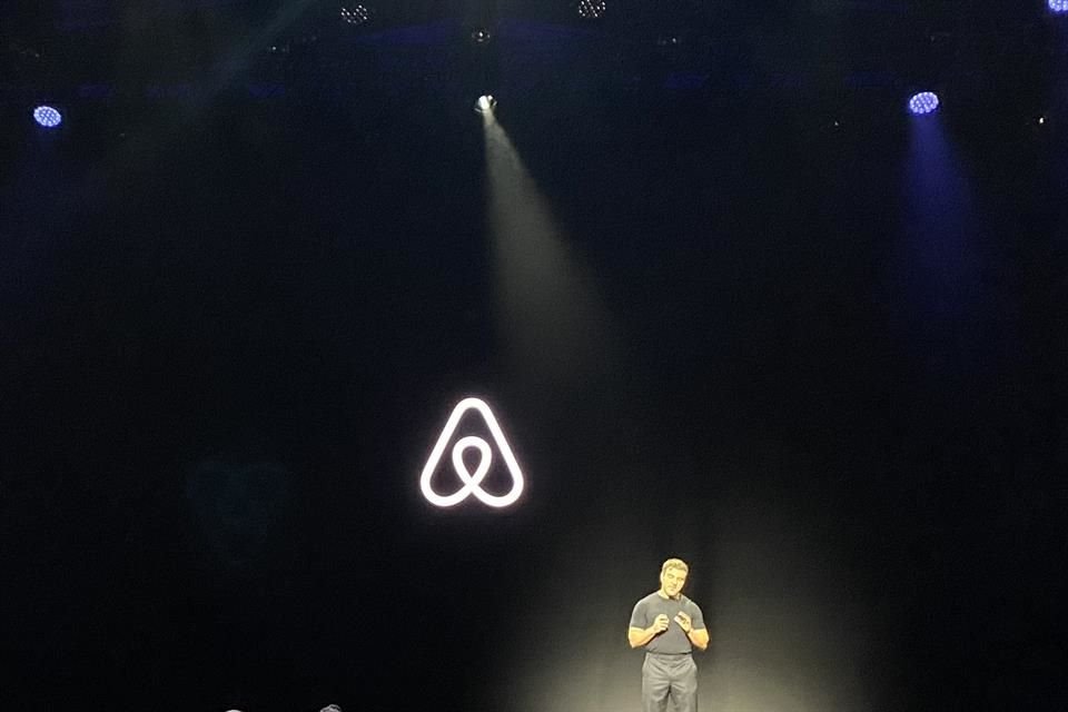 hora será posible posible reservar experiencias con actores, bailarines y artistas plásticos de renombre internacional en 650 ciudades del mundo