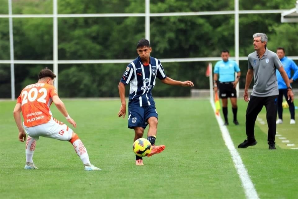 El equipo Sub 23 de los Rayados se quedó sin técnico tras la salida de Hugo Norberto Castillo.