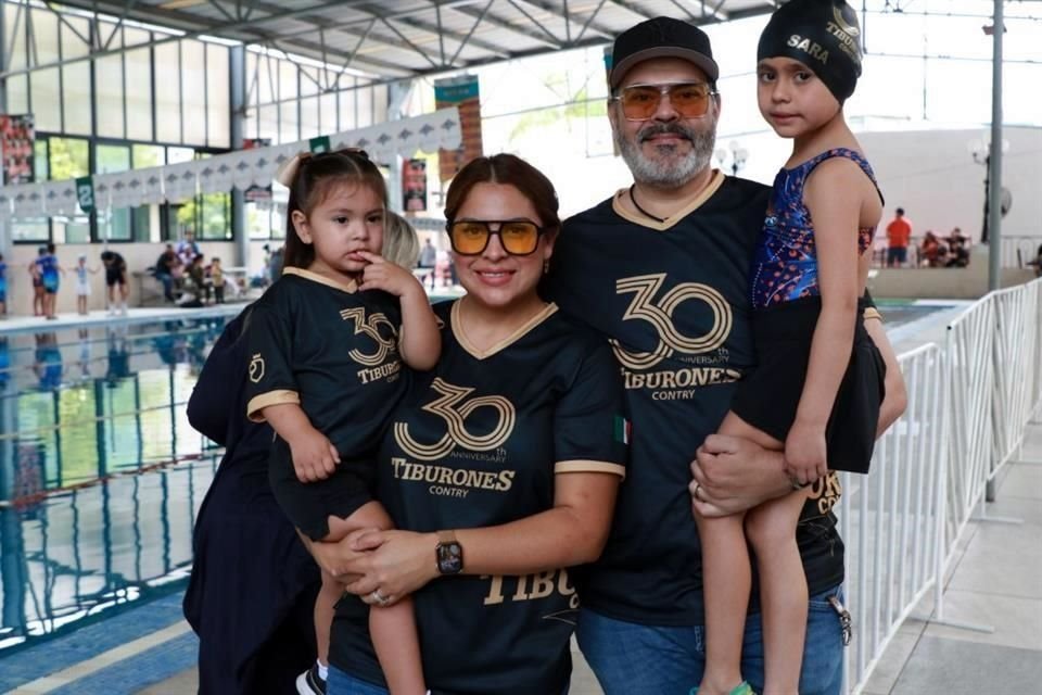 Fer Martínez, Monse Farías, Jaime Martínez y Sara Martínez
