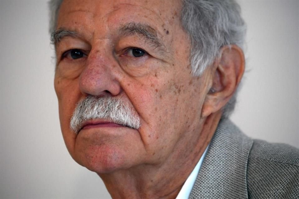 El jurado destacó que Mendoza es un proveedor de felicidad para los lectores, y su obra tiene el mérito de llegar a todas las generaciones.