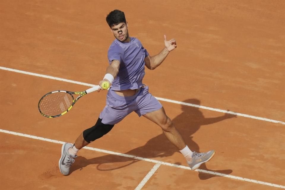 Carlos Alcaraz buscará levantar el título en Roma.