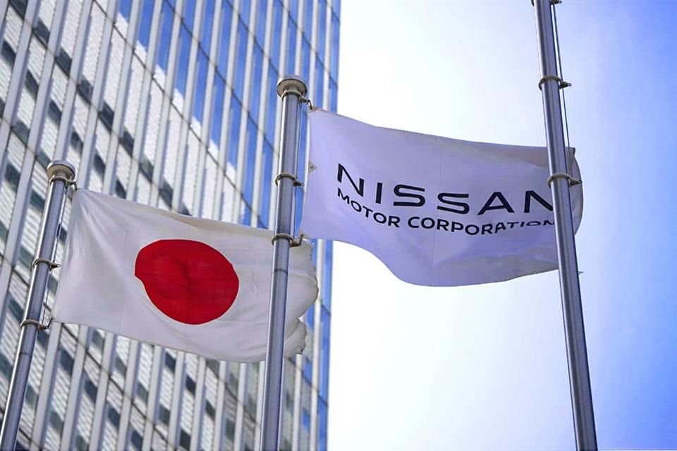 Nissan reportó pérdidas anuales de 4 mil 500 millones de dólares y anunció un plan para recortar el 15% de su plantilla.