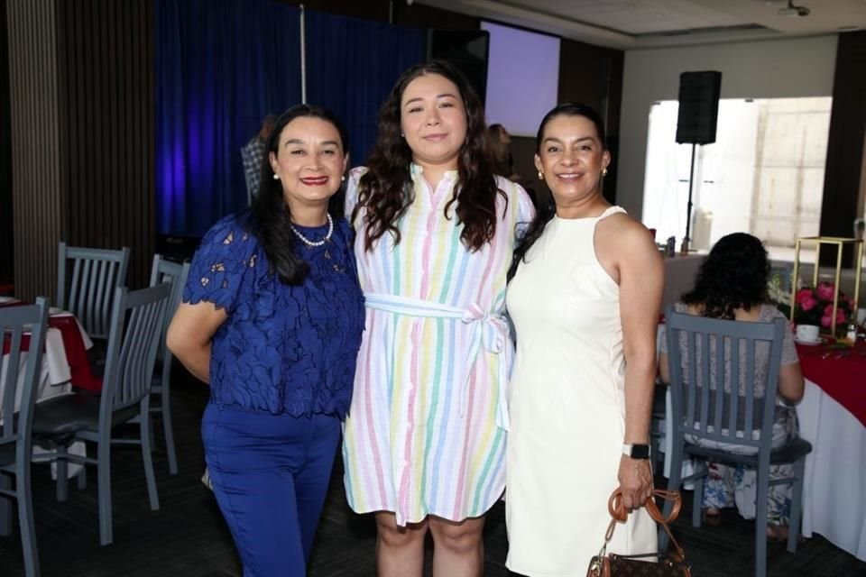 Mireya Iracheta, Elizabeth Betancourt y Sonia Iracheta
