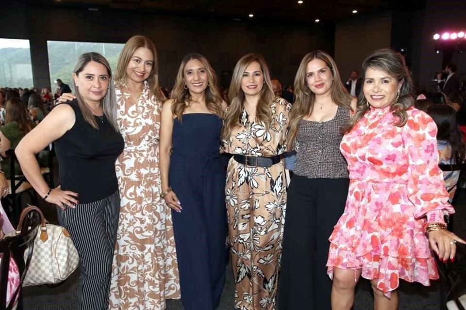 Rosy Ramírez, Lizz Arnold, Claudia González, Karla Rodríguez, Maki Hernández y Blanca Mireles