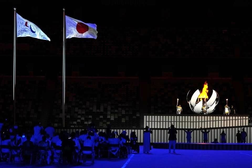 El emperador japonés Naruhito se encargó otra vez de declarar la inauguración, bajo el lema 'Tenemos Alas'.