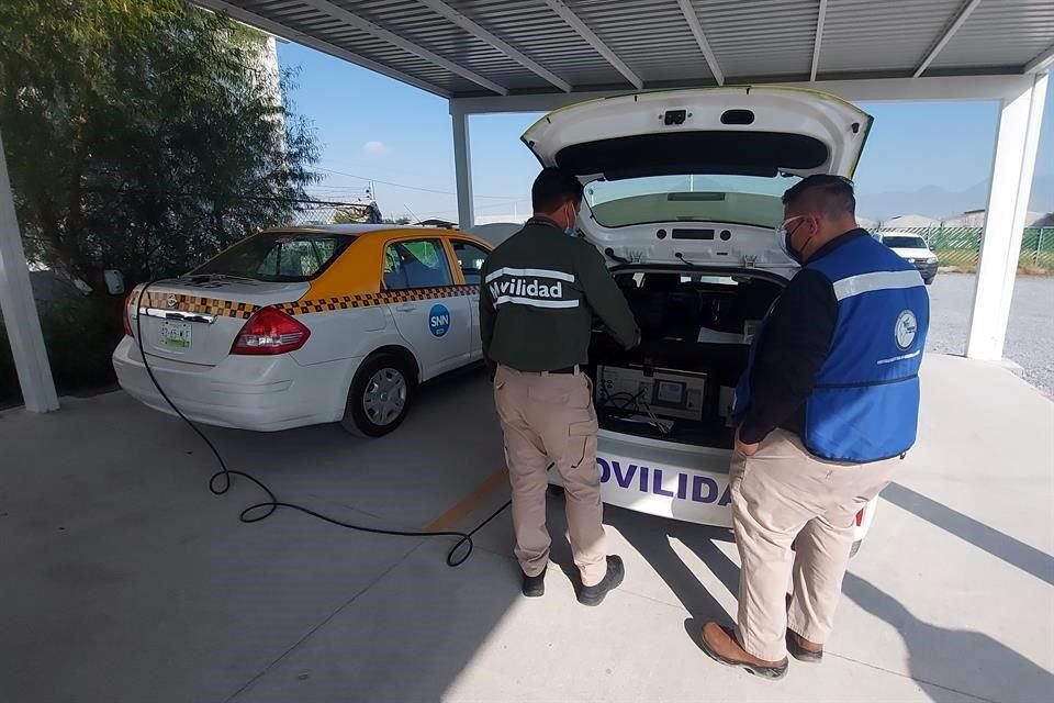Las verificaciones se realizaron a taxis en instalaciones de Movilidad en San Bernabé.