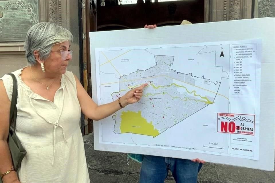 Los vecinos se manifestaron afuera del Palacio de Gobierno.
