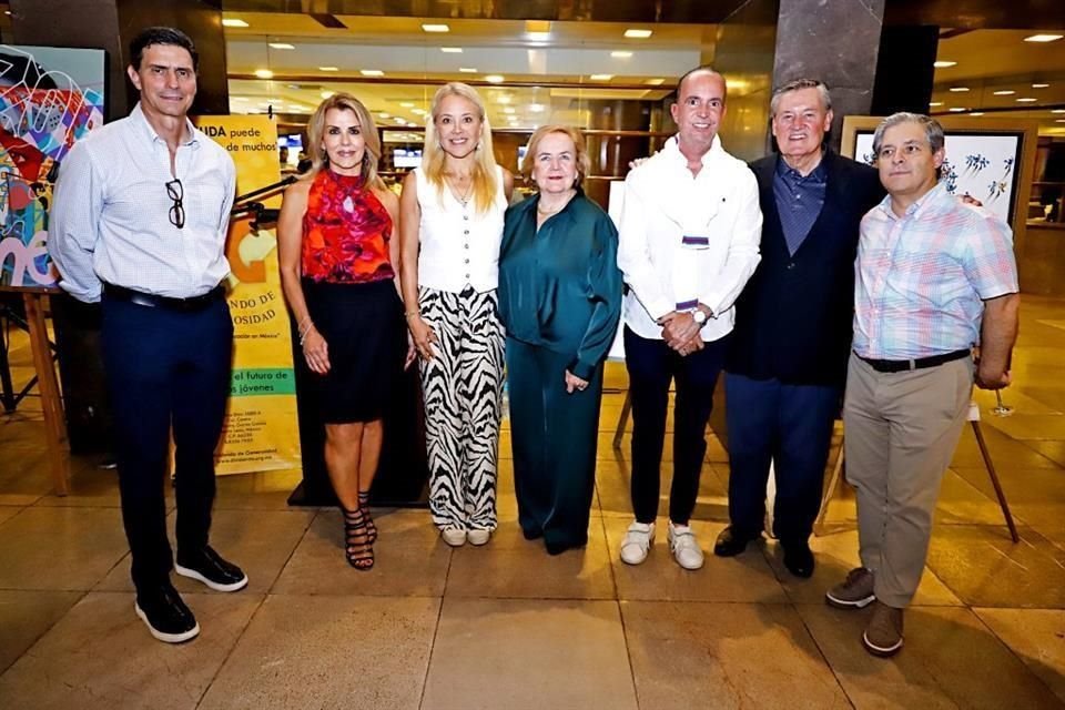 Roberto Rodríguez Bortoni, Claudia Ibarra, Teté García de Luna, Luly Margáin de Zambrano, Rafael Alanís, Fernando Margáin y Víctor Santillán