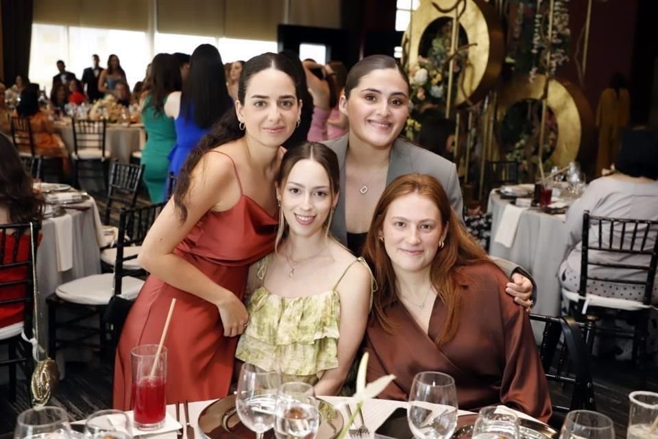 Cordelia López, Ana Pau Segura, Marie Áncer y Daniela Cervantes