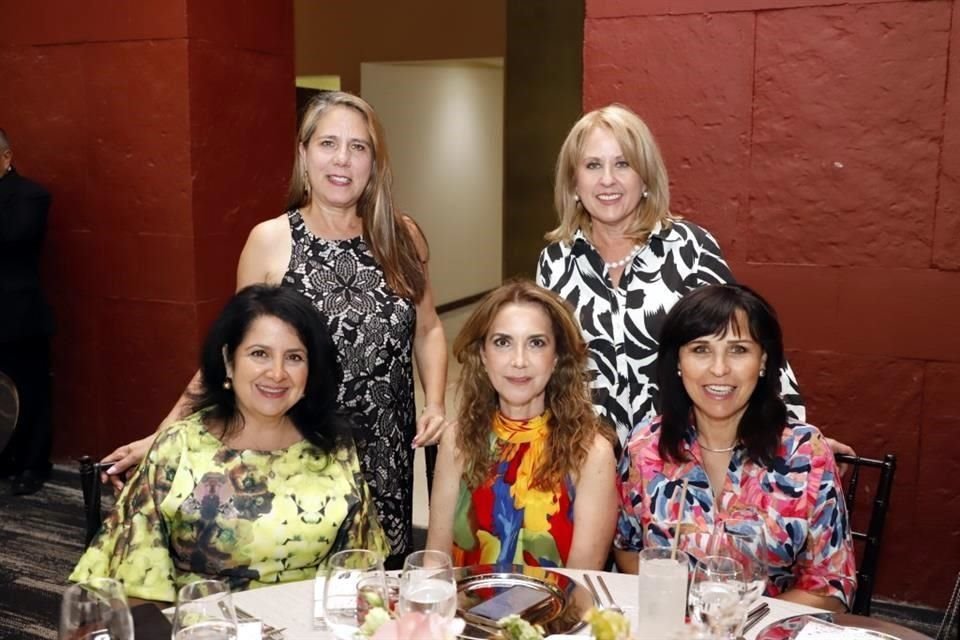 Lilia Díaz de León, Rosa María Osuna de Martínez, Blanca Hinojosa de Villarreal, Marce Assad y Sandra Cavazos de Elías