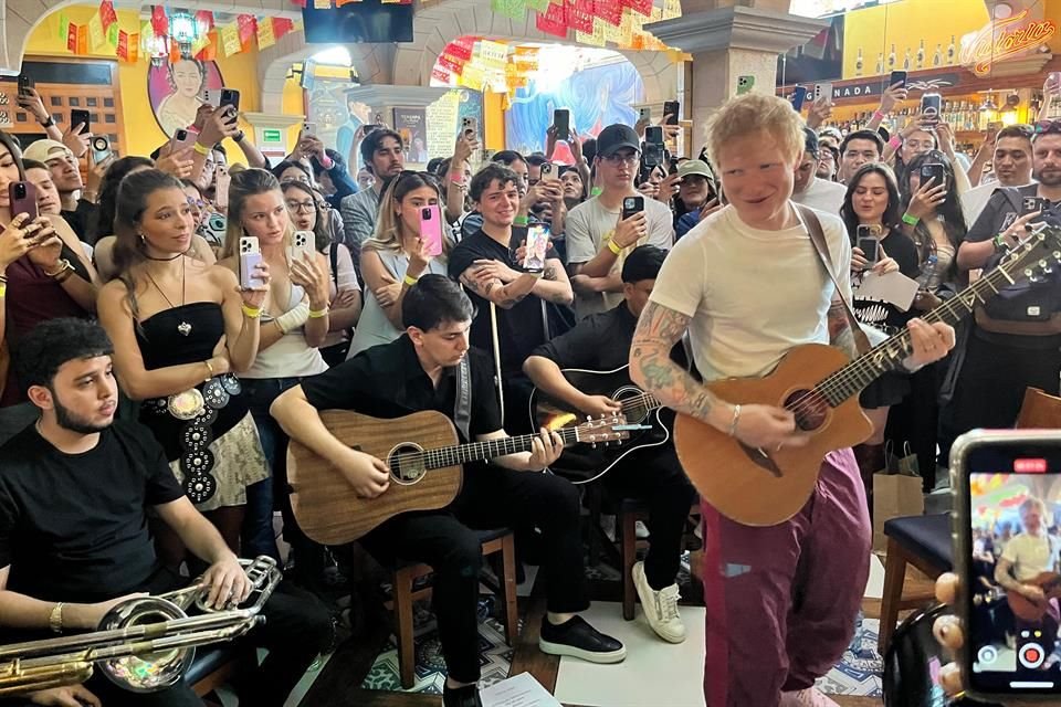 El cantante ha dado shows íntimos en varias partes del mundo.