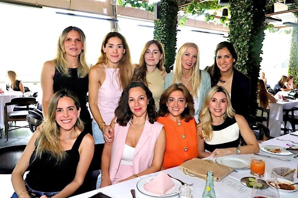 Fabiola Rodríguez, Caro Tenreiro, Deby Pierce, Diana Cárdenas, Krizia Salinas, Daniela López, Lorena Rodríguez, Jimena Caparroso y Camila Leal