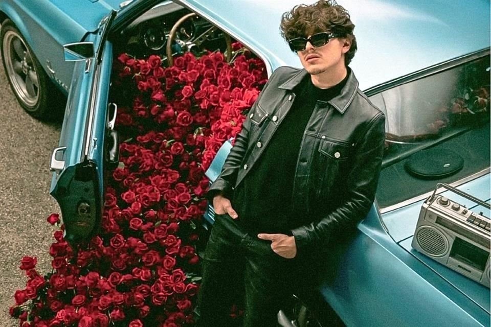Gabito Ballesteros, que estará en Monterrey el 7 de junio, promociona su nuevo álbum 'Ya No Se Llevan Serenatas'.