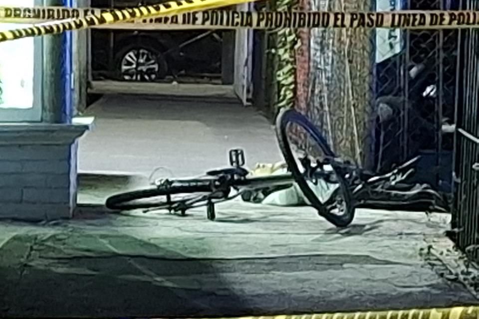 Matan a hombre en Avenida Benito Juárez, Colonia Los Reyes Ixtacala, Municipio de Tlalnepantla