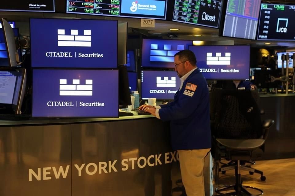 El S&P 500 estaba camino de romper tres días de ganancias después de la tregua comercial de esta semana con China.