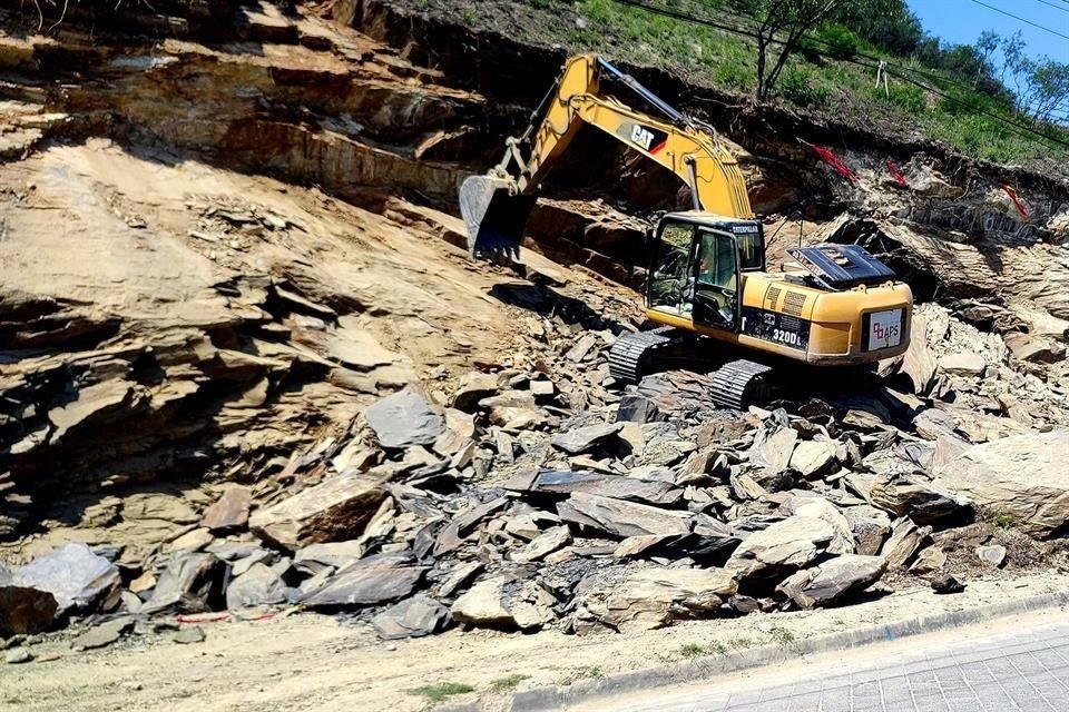 Así fue como lucía el predio de la calle Ladera horas después del derrumbe.