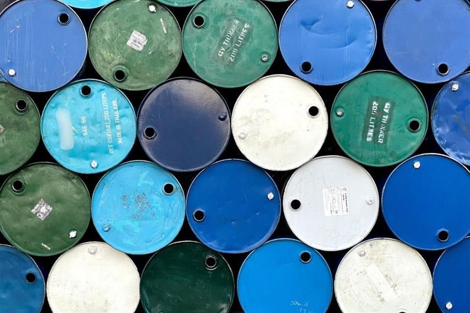 La Administración de Control de Drogas alerta cómo se pierden en México miles de millones de dólares por el contrabando de huachicol.