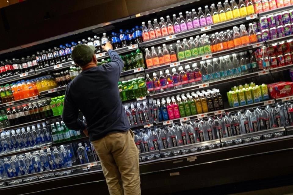 Las expectativas de inflación a 12 meses de los consumidores subieron al 7.3 por ciento desde el 6.5 por ciento de abril.