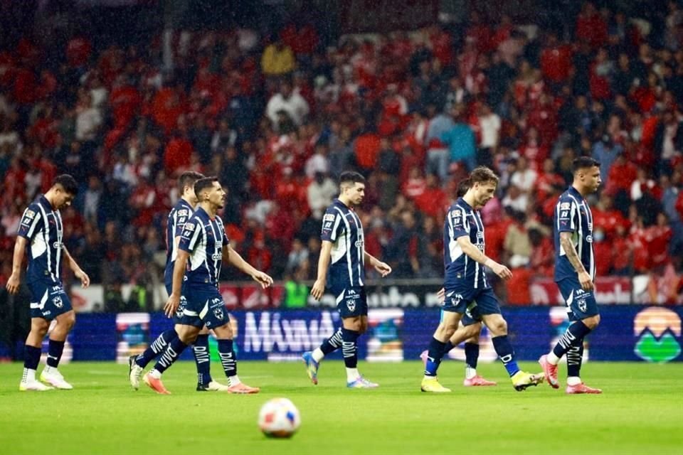Tras la eliminación en Toluca, los Rayados se quedaron sin DT.