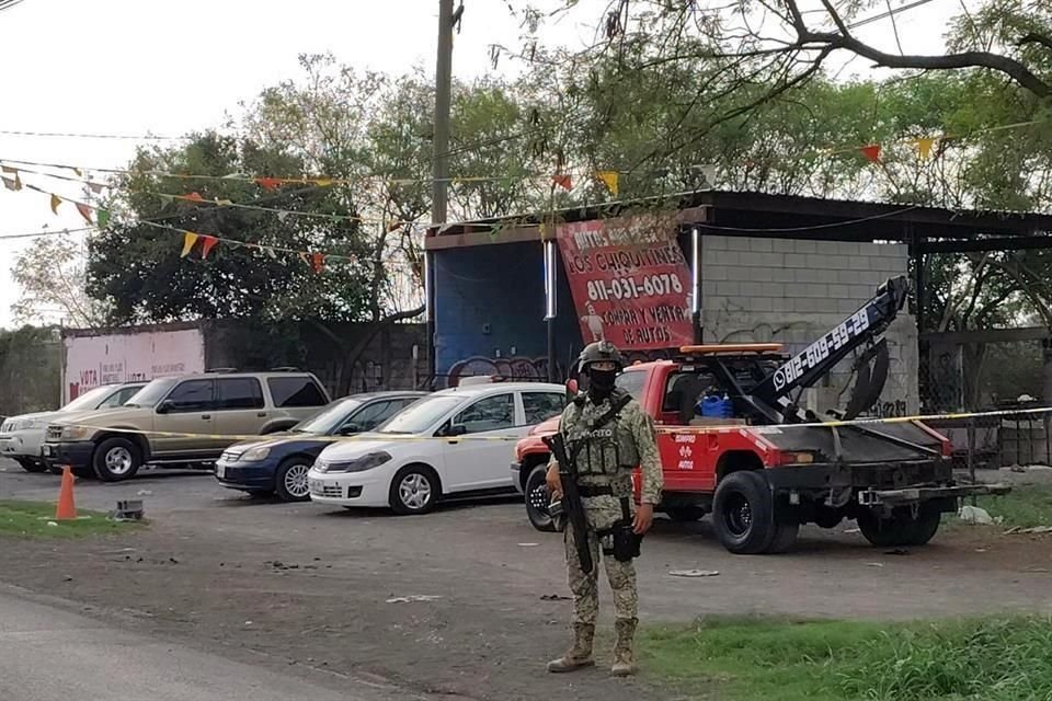 El ataque fue reportado a las 14:00 horas en un lote de autos ubicado en la Avenida Benito Juárez y Cartelos, en la Colonia Tres Caminos.