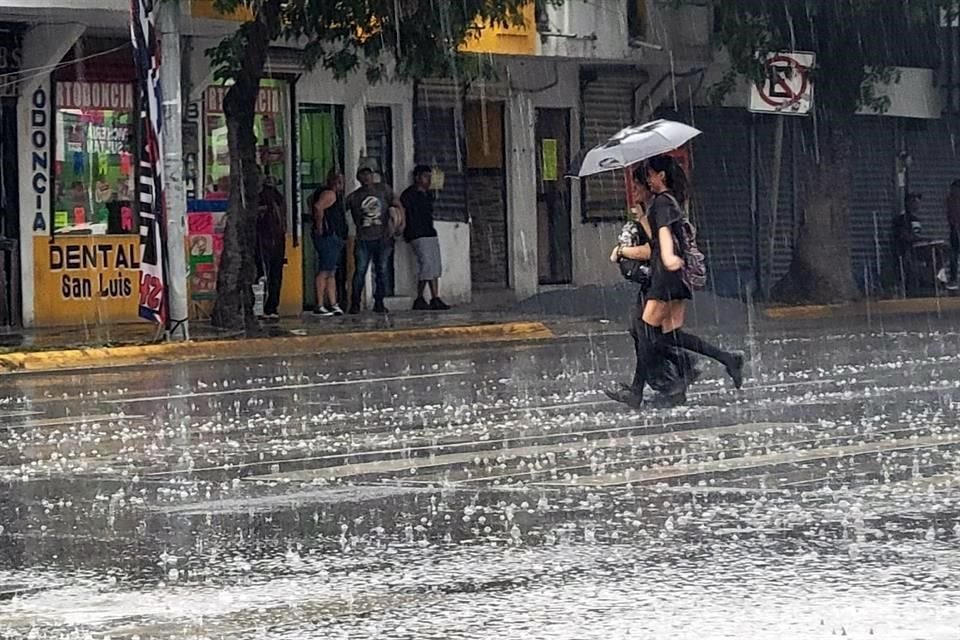 Las precipitaciones iniciaron a la 15:00 horas.