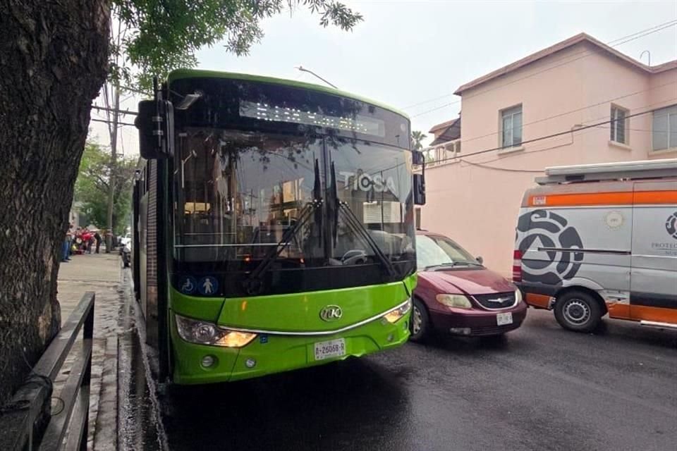 El accidente se reportó a las 15:25 horas, en el cruce de las calles Arteaga y Porfirio Díaz.