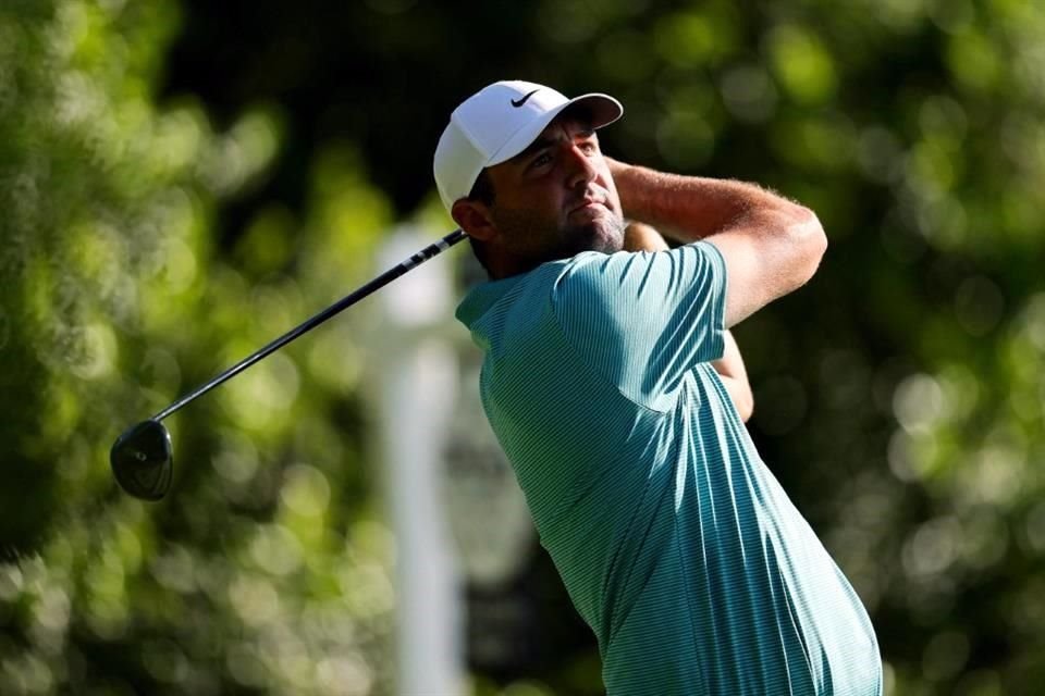 Scottie Scheffler tomó ventaja en la tercera ronda y se subió al liderato del PGA Championship a falta de una tanda más por disputar.