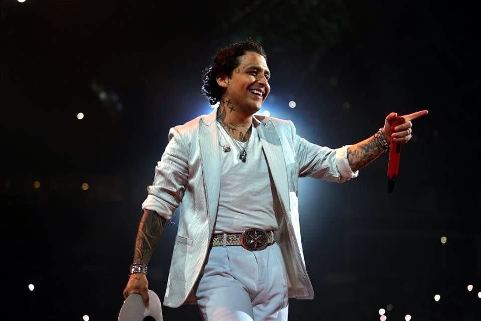 Nodal recebeu apenas boas vibrações ao chegar com força total para começar o show em um show com palco 360 graus.