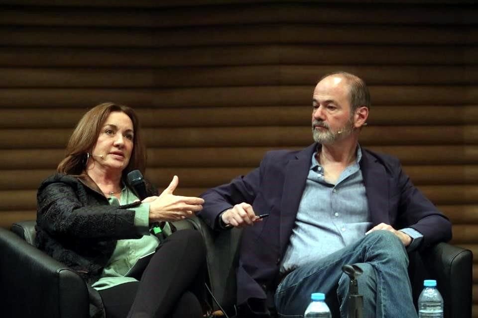 La escritora Rosa Beltrán, titular de Cultura UNAM, estuvo presente en el conversatorio.